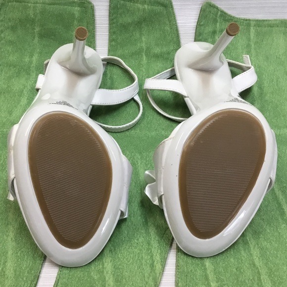 New Exciting White Heels by D - Picture 7 of 8